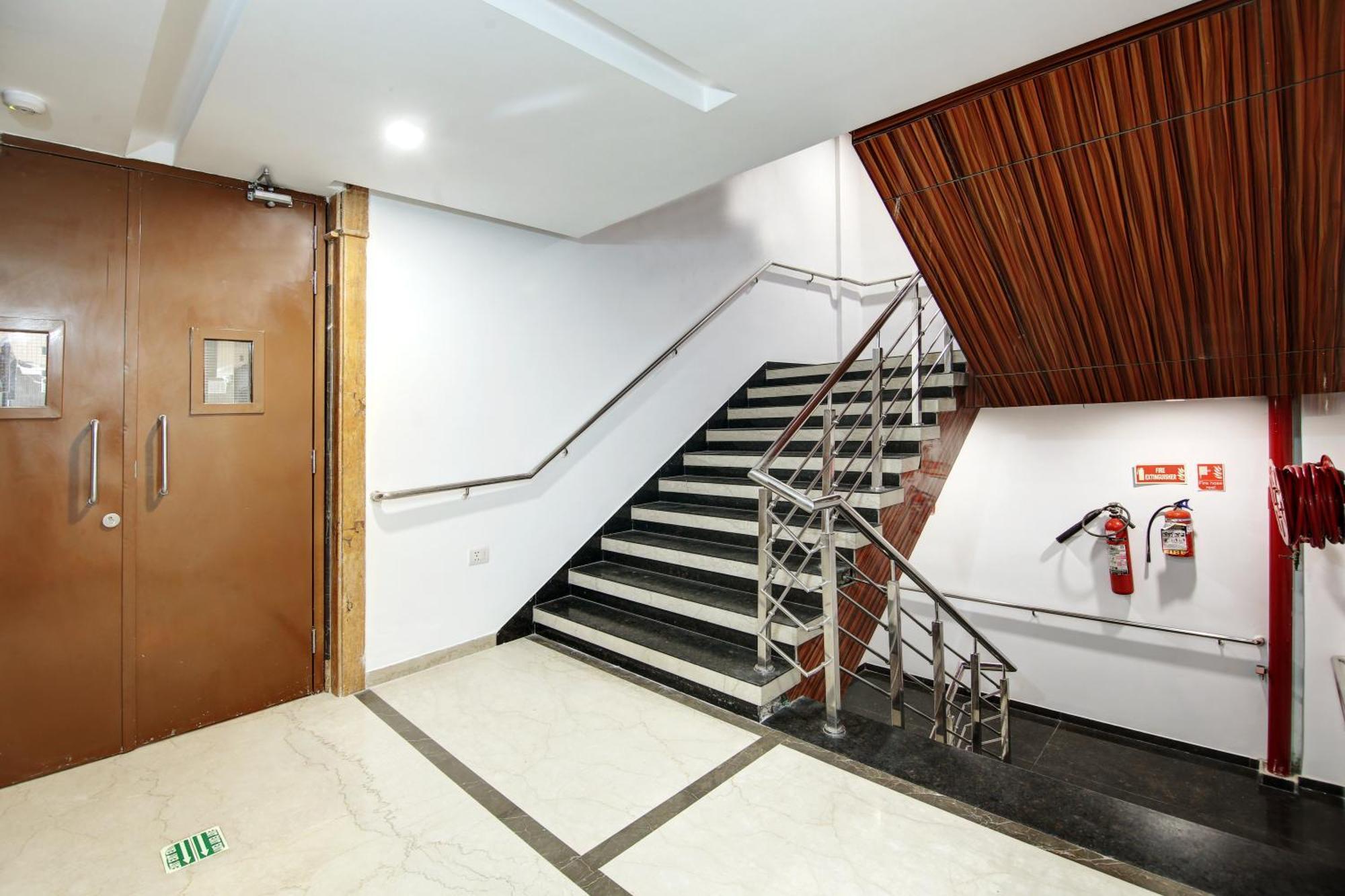Hotel Neu Villa - Near Connaught Place & New Delhi Railway Station Exterior foto